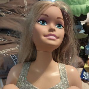 2013 Mattel Barbie Hairdressing Manicure Doll Head